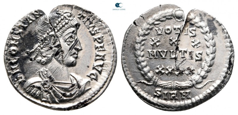 Constantius II AD 337-361. Sirmium
Siliqua AR

18 mm., 1,94 g.



very fi...