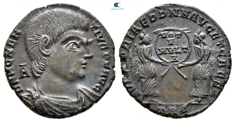 Magnentius AD 350-353. Treveri
Follis Æ

21 mm., 4,66 g.



very fine