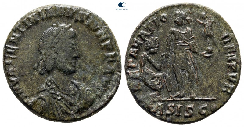 Valentinian II AD 375-392. Siscia
Follis Æ

21 mm., 5,41 g.



very fine