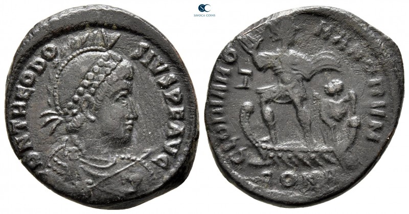 Theodosius I AD 379-395. Constantinople
Follis Æ

23 mm., 4,94 g.



very...