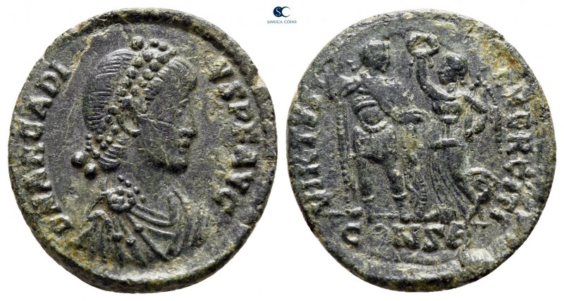 Arcadius AD 383-408. Constantinople
Follis Æ

18 mm., 1,93 g.



very fin...