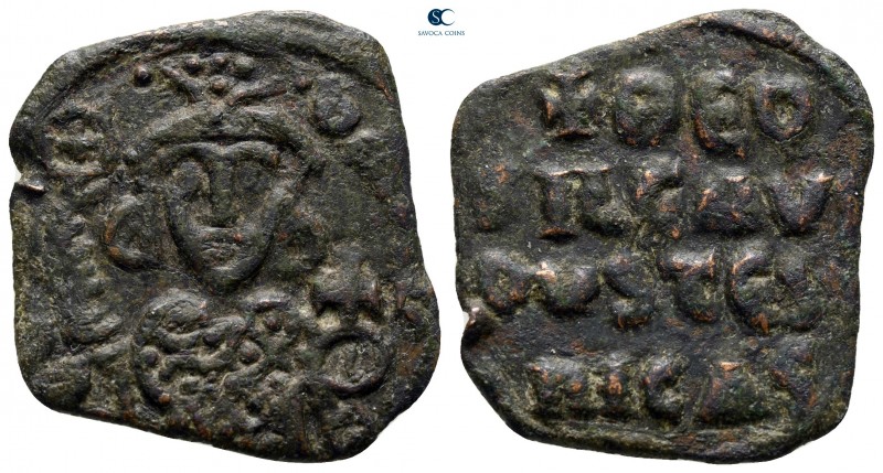 Theophilus AD 829-842. Constantinople
Follis Æ

24 mm., 4,15 g.



very f...