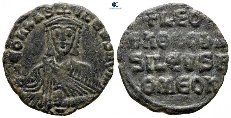 Leo VI the Wise AD 886-912. Constantinople
Follis Æ

23 mm., 4,04 g.



v...
