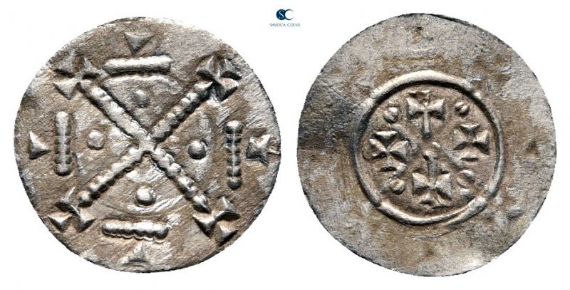 Geza II AD 1141-1162. 
Denar AR

11 mm., 0,13 g.



very fine