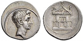 Octavian, 29-27 BC. Denarius (Silver, 20mm, 3.87 g 10), Brundisium or Rome. Bare head of Octavian to right. Rev. The Curia Iulia (’the Senate house’):...