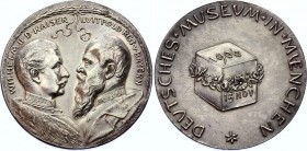 Germany - Empire Bavaria Silver Token "Deutsches Museum in Munchen" 13th of November 1906
Busts of Wilhelm II and Luitpold von Bayern.