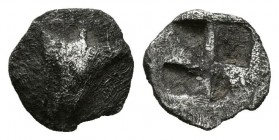 MISIA, Kyzikos. Hemidracma. (Ar. 0,39g/8mm). 550 a.C. (SNG Copenhagen no cita; Klein no cita). MBC-. Rara.