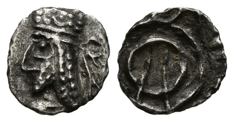 REINO DE PERSIS, Rey desconocido. Obolo. (Ar. 0,27g/9mm). Siglo I a.C.-Siglo I d...