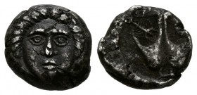 TRACIA. Apolonia Pontica. Dióbolo (Ar. 1,45g/10mm). 400-350 a.C. (Cy 1547; Topalov, Apollonia 56). MBC/MBC-. Reverso descentrado.