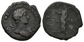 ADRIANO. Denario (Ar. 2,37g/18mm). 117-138 d.C. Roma (Ric 45a; RSC 1027). MBC.