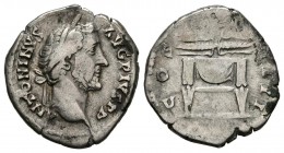 ANTONINO PIO. Denario. (Ar. 3,00g/17mm). 145-161 d.C. Roma. (RIC 137). MBC.