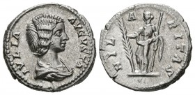 JULIA DOMNA. Denario. (Ar. 3,50g/19mm). 196-211 d.C. Roma. (RIC 555). EBC+.