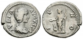 JULIA DOMNA. Denario. (Ar. 3,20g/20mm). 196-211 d.C. Roma. (RIC 559; Cohen 82). MBC-.