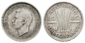 AUSTRALIA. 3 Pence. (Ar. 1,38g/16mm). 1942. (Km#37). MBC.