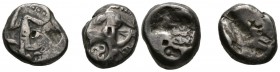 INDIA. Conjunto de 2 monedas de plata de la India antigua. Diferentes estados de conservación. A EXAMINAR.