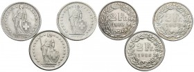 MONEDAS EXTRANJERAS. Conjunto de 3 monedas suizas de 2 Francs de diferentes años y estados de conservación. A EXAMINAR.
