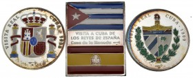 CUBA. Conjunto de tres medallas policromadas conmemorativas de la "VISITA REAL A CUBA-1999". SC.