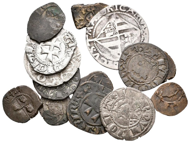 EPOCA MEDIEVAL. Lote compuesto por 13 monedas, conteniendo: 1 Real de Fernando V...