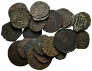 EPOCA MEDIEVAL y MONARQUIA ESPAÑOLA. Lote compuesto por 25 monedas, entre las que hay monedas medievales de distintos países, de la Monarquía Española...