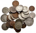 MONEDAS EXTRANJERAS. Lote compuesto por 40 monedas de Portugal, de diferentes valores y módulos. A EXAMINAR.