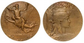 Esposizione universale internazionale Parigi. Medaglia in bronzo 1900 assegnata a Instituto di Belle Arti a Parma.. Opus J. C. Chaplain. Diam. 63,5 mm...