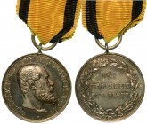 GERMANIA. Wurttemberg. Guglielmo II (1891-1918) - Medaglia al merito militare della prima guerra mondiale. 1918. Argento. Con nastro originale. Diam. ...