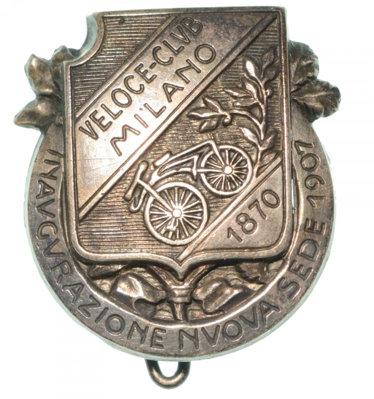 VELOCE CLUB MILANO - distintivo 1907. Dim. mm. 26x24 
Per l'inaugurazione della ...