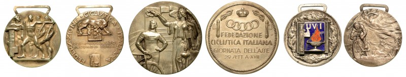 Lotto di 3 medaglie soggetto ciclismo ventennio fascista. Diam. mm. 35 - 45 - 36