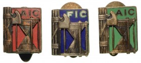 Lotto di tre distintivi Associazione-Federazione Italiana Cronometristi. Dim. mm. 13x16