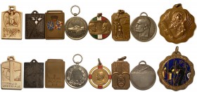 Lotto di 8 medaglie con soggetti e periodi vari.
