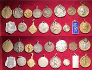 Lotto di 16 medaglie con soggetti vari dai primi del 900 alla fine degli anni 30.