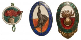 Lotto di 3 distintivi periodo prima guerra mondiale: Carabinieri e Unione Ufficiali in congedo.