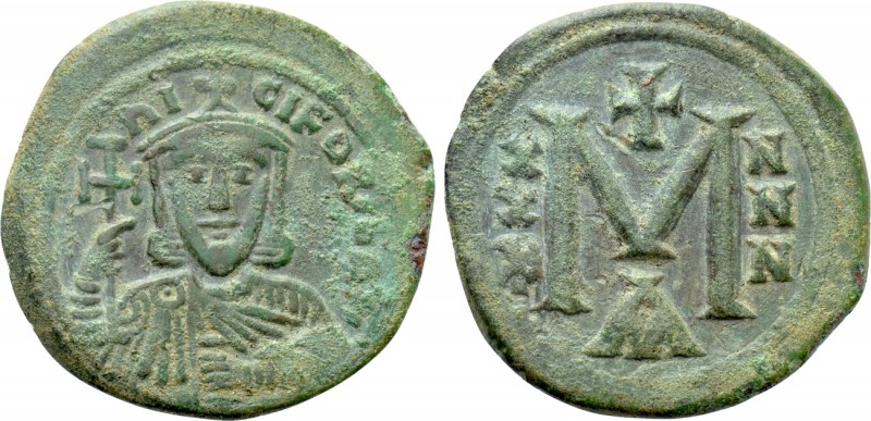 NICEPHORUS I (802-811). Follis. Constantinople. 

Obv: hICIFORI bASI. 
Crowne...