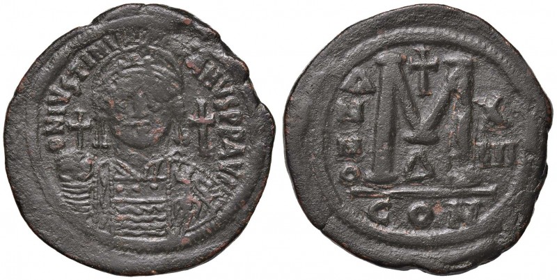 BISANZIO Giustiniano I (527-565) Mezzo follis - Busto elmato di fronte - R/ Gran...