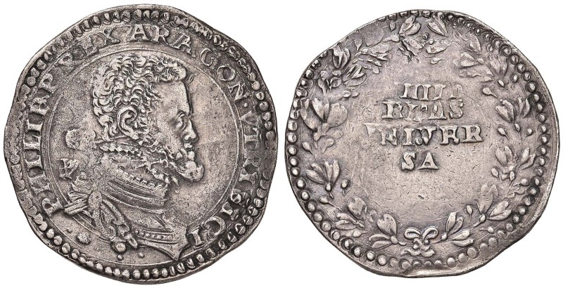 NAPOLI Filippo II (1556-1598) Ducato - MIR 169/1 AG (g 29,46) R Minimi graffiett...