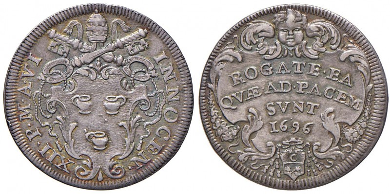 Innocenzo XII (1691-1700) Testone 1696 A. VI - Munt. 48 AG (g 9,13) Interessante...