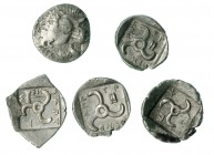 Lote 5 dióbolos. Dinastías de Licia (460-360 a.C.). A/ Cabeza de león. R/ Trisqueles. COP-22 ss. MBC-/EBC.
