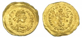 JUSTINO I. Tremissis. Constantinopla (518-527). R/ Victoria con corona y globo crucífero. SBG-58. R.B.O. EBC-.