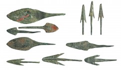 PREHISTORIA. Edad del Bronce y Edad de Hierro. II-I milenio a.C. Bronce. Lote de 11 puntas de flecha: 5 de tipo palmela y 6 ojivales con nervio centra...