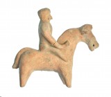 VALLE DEL INDO. Cultura Harappa. III milenio a.C. Terracota. Figura con representación de jinete. Altura 13,4 cm. Restaurado / pegado.
