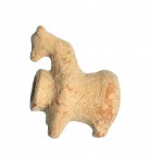 VALLE DEL INDO. Cultura estilo Mohenjo-Daro. III-II milenio a.C. Recipiente zoomorfo. Longitud 6,8 cm. Restaurado / Pegado.