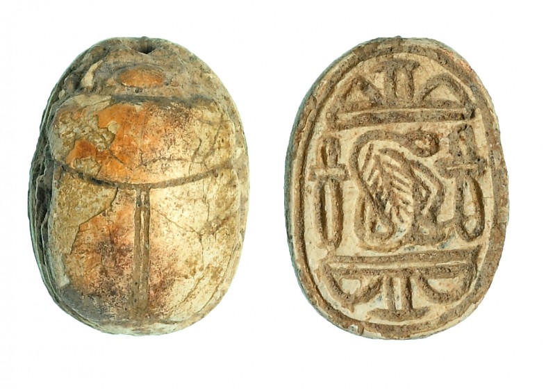 EGIPTO. Dinastía XIII. 1786-1705 a.C. Esteatita. Escarabeo con jeroglífico. Altu...