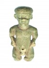 EGIPTO. Baja Época. 712-343 a.C. Fayenza. Figura exenta de pateco. Altura 3,4 cm. Presenta falta de pies.