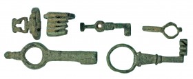 ROMA. Imperio Romano. III-V d.C. Bronce. Lote 6 piezas: cuatro anillos llave y dos llaves.