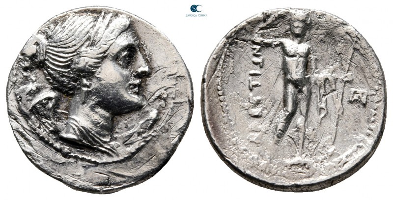 Bruttium. The Brettii 215-205 BC. 
Drachm AR

18 mm, 4,03 g

Draped bust of...