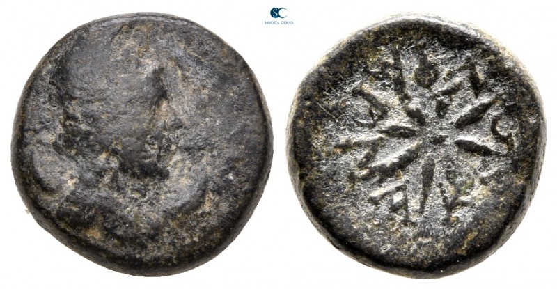 Pontos. Pharnakeia circa 85-65 BC. 
Bronze Æ

14 mm, 4,72 g

Bust of Men ri...