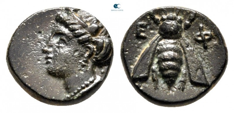 Ionia. Ephesos 375-325 BC. 
Bronze Æ

10 mm, 1,21 g

Female head (Artemis?)...