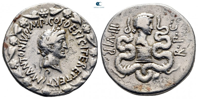 Ionia. Ephesos. Mark Antony and Octavia 39 BC. 
Cistophor AR

27 mm, 11,73 g...