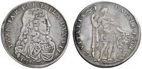  Parma   Francesco Farnese 1694-1727. Testone 1696, AR 19,34 g.  FRAN FAR PAR Έ PLA DVX VII Busto corazzato a d. ; sotto al busto 1696. Rv. S VITALIS ...