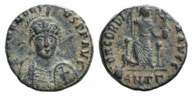 Honorius (393-423). Æ (14mm, 2.56g, 5h). Antioch. Helmeted head nearly facing, holding spear and shield. R/ Roma seated facing, head r., holding Victo...